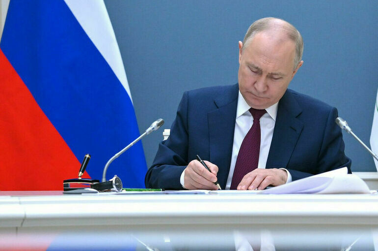 Профсоюзу на заметку! Путин подписал закон о поддержке молодых специалистов при трудоустройстве